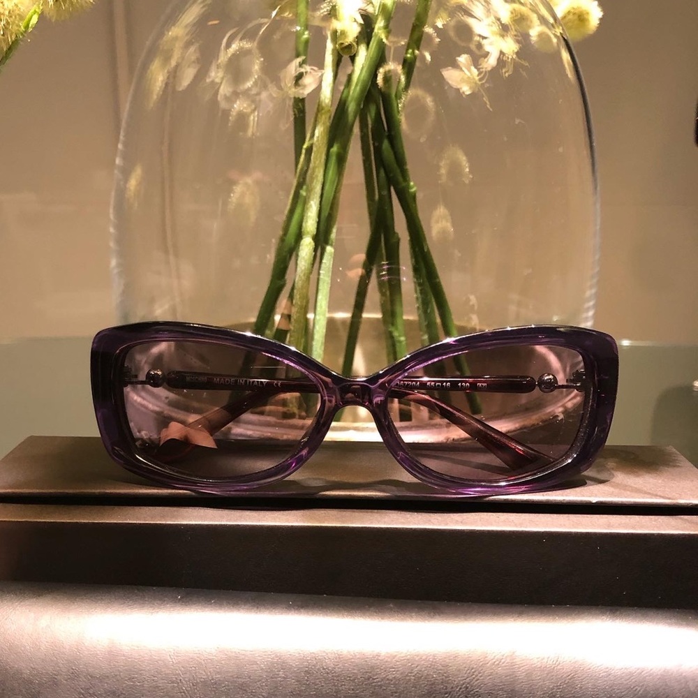 New never worn moschino vintage sunglasses